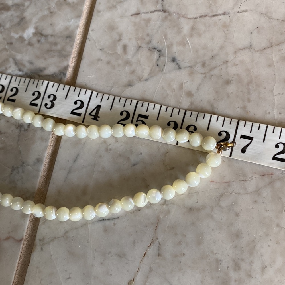 Vintage Karla Jordan Mother of Pearl Inlay Quartz Parrott Necklace - Picture 8 of 9